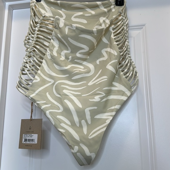 Stone Fox Fella One Piece Swimsuit -‎ Aloe Lines Swirl Print - Picture 5 of 12